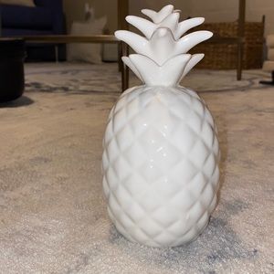 Hazel & Co Small White Pineapple Decor 🍍